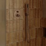Walk-in zaokrąglony Eternal ryflowany – brąz szczotkowany – Kolekcja Eternal – BOCCO Walk-in zaokrąglony Eternal ryflowany – brąz szczotkowany - Kolekcja Eternal - BOCCO