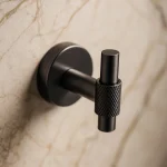 Haczyk na ręcznik Vellum – gun metal – Kolekcja Vellum – BOCCO