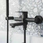 Bateria wannowa natynkowa Arcos – czarny mat – Kolekcja Arcos – BOCCO