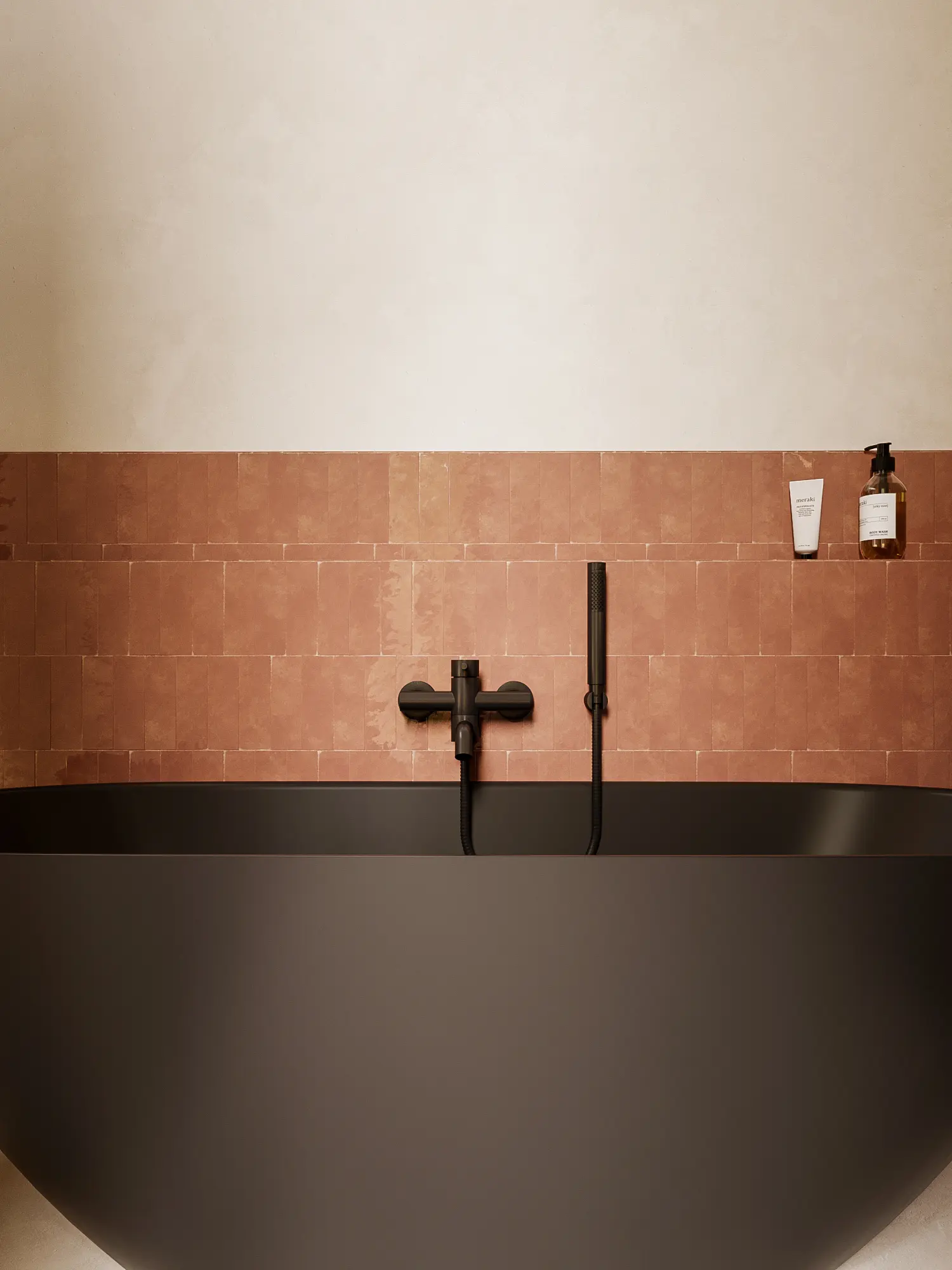 Bateria wannowa natynkowa Structa – czarny mat