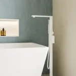Bateria wannowa wolnostojąca Arcos – biały mat