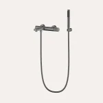 Bateria wannowa natynkowa Vellum – gun metal – Kolekcja Vellum – BOCCO Bateria wannowa natynkowa Vellum – gun metal