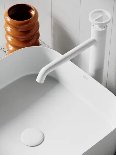 Bateria umywalkowa nablatowa wysoka Nebis – biały mat